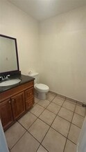 22 Laredo Pl in Davie, FL - Building Photo - Building Photo