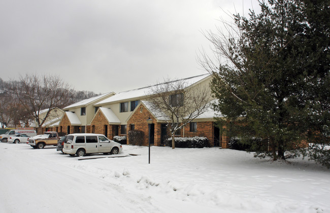 Community of Sheridan Manor in South Point, OH - Foto de edificio - Building Photo