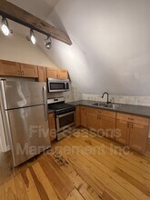 138 N Champlain St in Burlington, VT - Building Photo - Building Photo