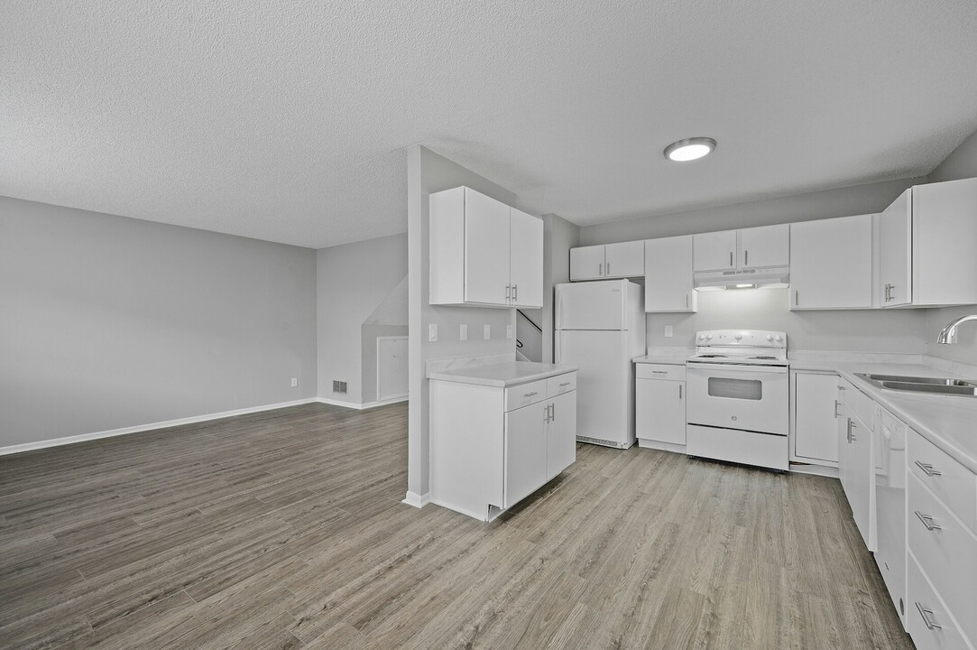 924 SE 9th Ave in Minneapolis, MN - Building Photo