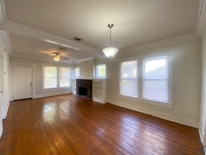231 University Ave. in San Antonio, TX - Building Photo - Building Photo