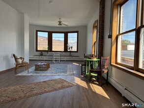 68 E Main St in Torrington, CT - Building Photo - Building Photo