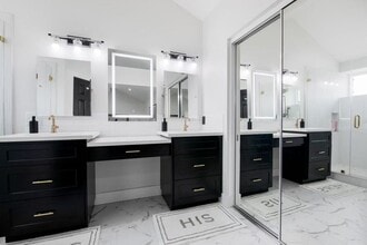 2457 Calle Montella in Tustin, CA - Foto de edificio - Building Photo
