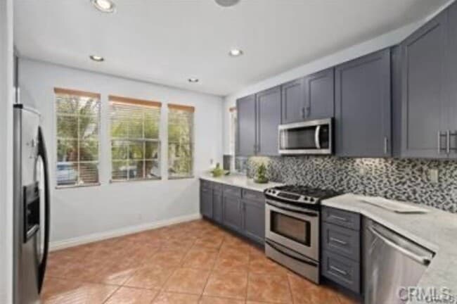 27 Via Carisma in Aliso Viejo, CA - Foto de edificio - Building Photo