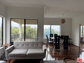 234 N Kenwood St in Glendale, CA - Building Photo - Building Photo