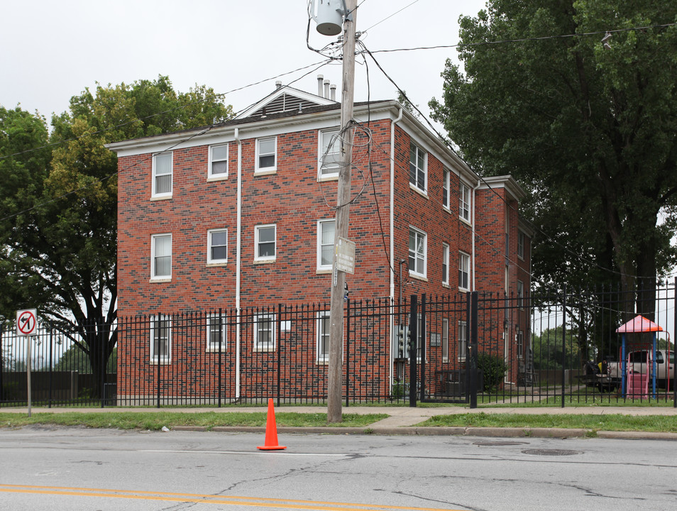 Chouteau Courts in Kansas City, MO - Building Photo