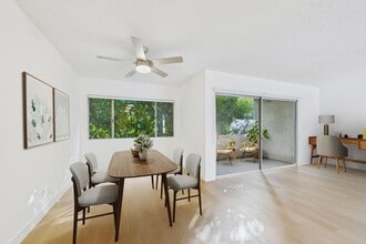 Natick Park South in Sherman Oaks, CA - Building Photo - Building Photo