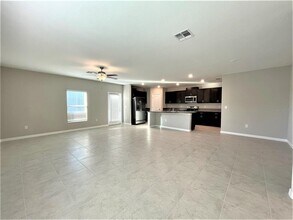 7048 Samuel Ivy Dr in Tampa, FL - Building Photo - Building Photo