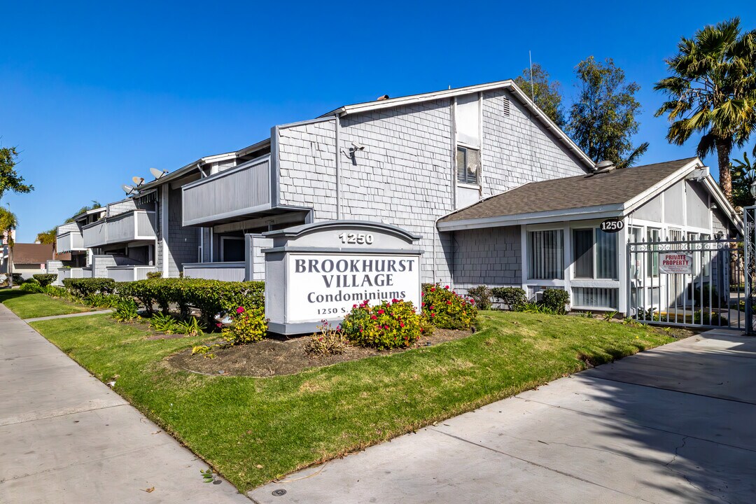 Brookhurst Village in Anaheim, CA - Building Photo