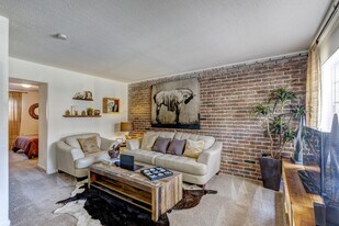 Lantern Village in Houston, TX - Building Photo