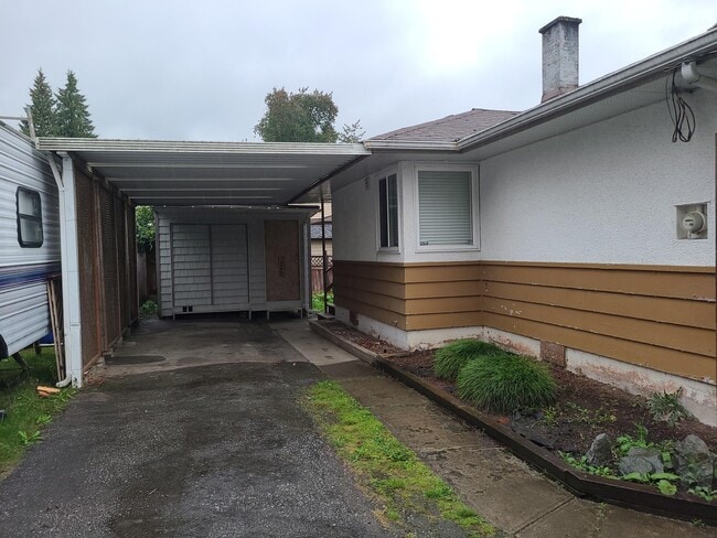 12147-12222 222 St in Maple Ridge, BC - Building Photo - Building Photo