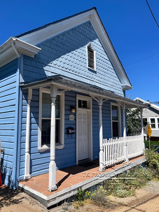 402 Richardson St in Grass Valley, CA - Building Photo