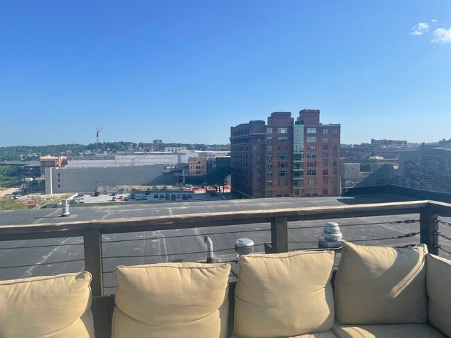 property at 105 S 9th St