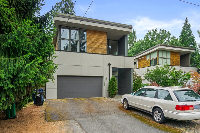 2325 N 122nd St in Seattle, WA - Building Photo