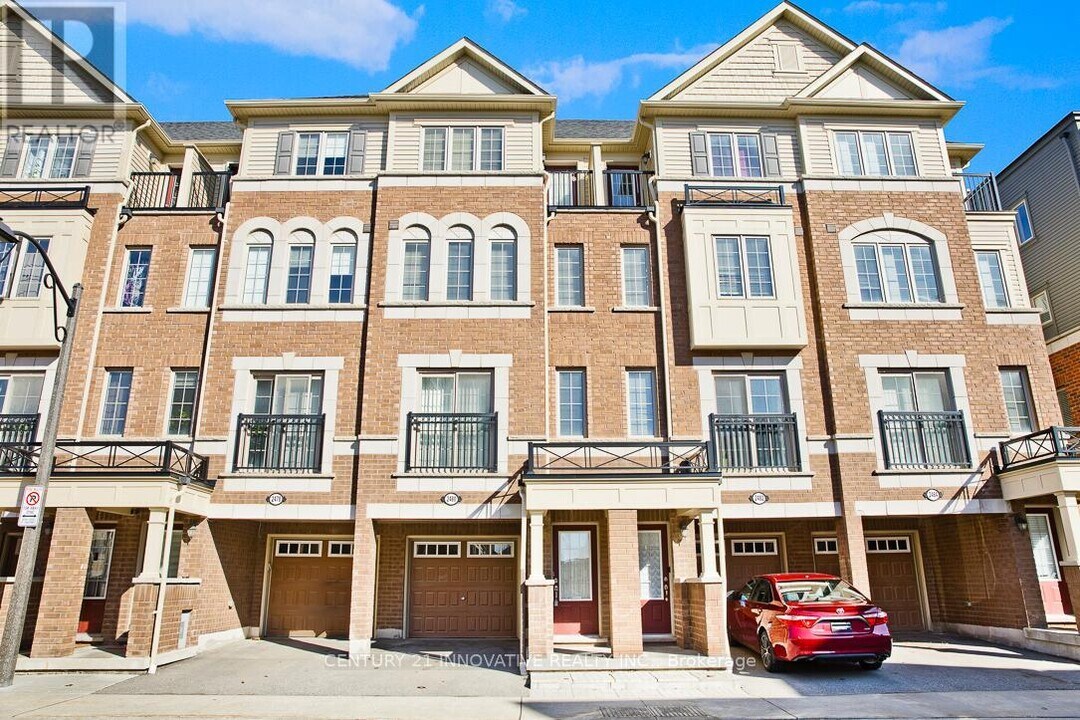2480 Rosedrop Path in Oshawa, ON - Building Photo
