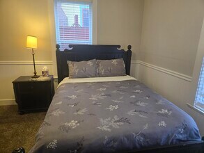 R and B Properties in Bremerton, WA - Foto de edificio - Building Photo