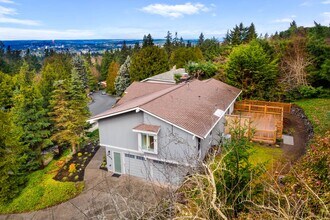 4758 153rd Ave SE in Bellevue, WA - Building Photo - Building Photo