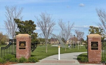 436 Potters Ln in Vacaville, CA - Building Photo - Building Photo