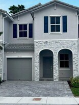 1041 SE 27th Terrace in Homestead, FL - Building Photo