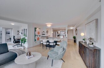 1300 Pacific Blvd in Vancouver, BC - Building Photo - Building Photo