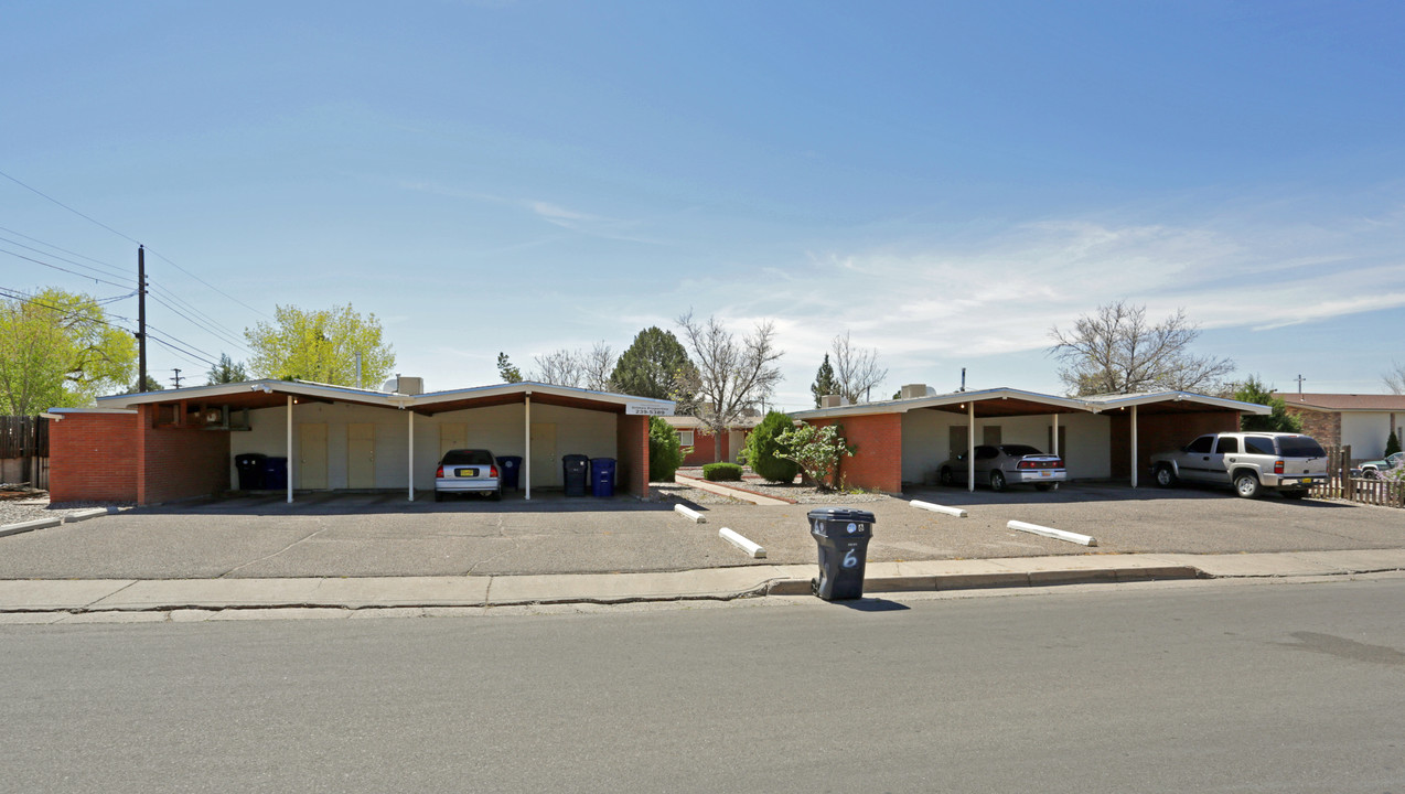 2632 Dakota St NE in Albuquerque, NM - Building Photo