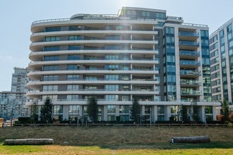 1678 Pullman Porter St in Vancouver, BC - Building Photo - Building Photo