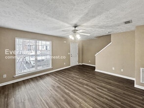 5170 Hickory Hollow Pkwy in Nashville, TN - Foto de edificio - Building Photo