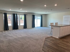 44665 Aspen St in Lancaster, CA - Building Photo - Building Photo