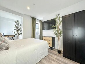 Furnished room/NOT APARTMENT in Brooklyn, NY - Foto de edificio - Building Photo