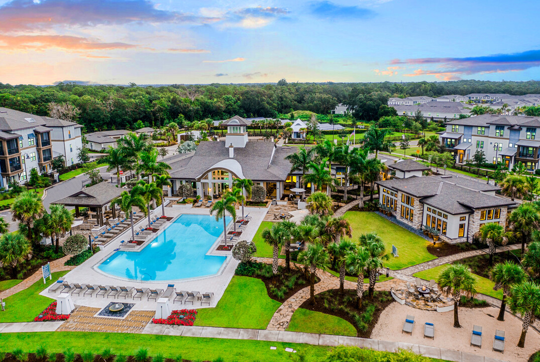 Ridgelake in Sarasota, FL - Foto de edificio