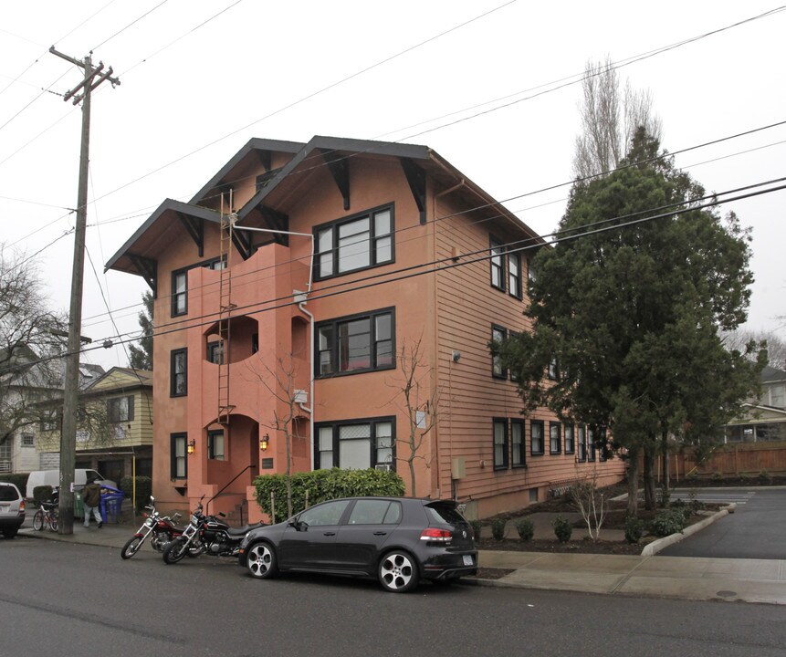 Poplar Apartments in Portland, OR - Building Photo