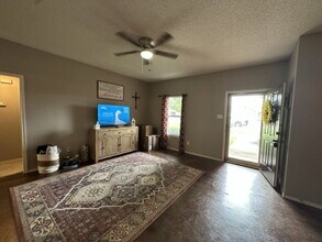 907 11th St in Wolfforth, TX - Building Photo - Building Photo