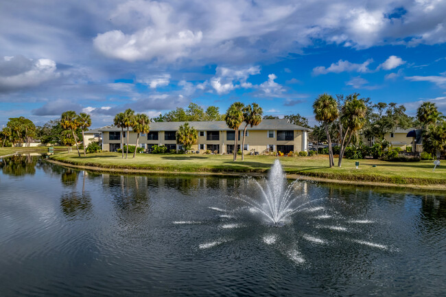 Arbor Grove in St. Petersburg, FL - Building Photo - Building Photo