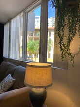 470 3rd St S in St. Petersburg, FL - Foto de edificio - Building Photo