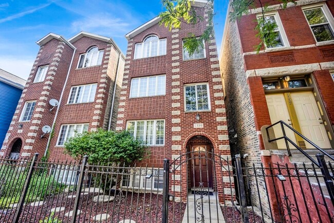 property at 1339 N Greenview Ave