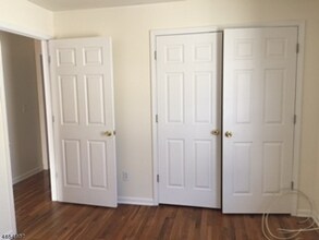 115 Fabyan Pl-Unit -FL 2 in Newark, NJ - Building Photo - Building Photo