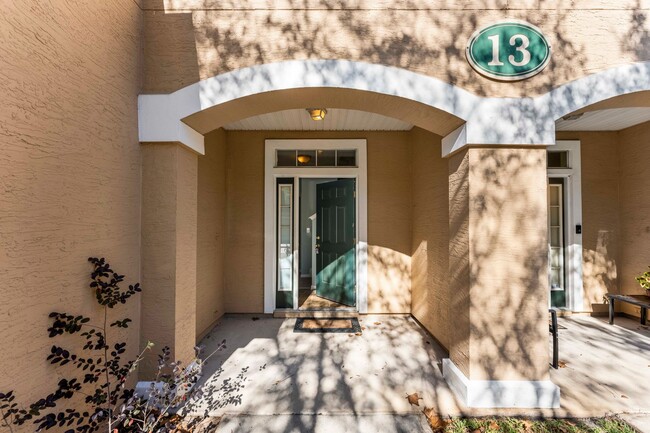 5260 Collins Rd in Jacksonville, FL - Building Photo - Building Photo