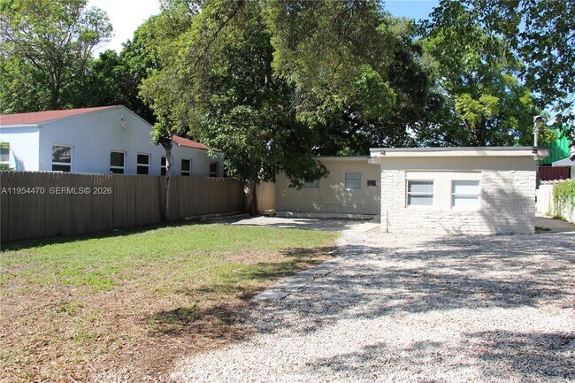 225 NW 59th St in Miami, FL - Building Photo - Building Photo