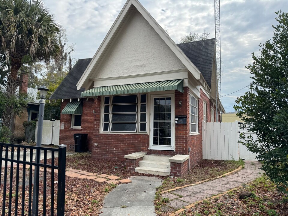 17 NW 7th Terrace in Gainesville, FL - Foto de edificio