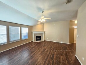 3235 Guadaloupe in Grand Prairie, TX - Building Photo - Building Photo