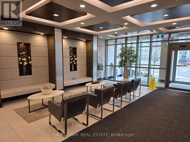 349 Rathburn Rd W in Mississauga, ON - Building Photo - Building Photo