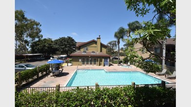 Beach Colony Apartments in San Diego, CA - Building Photo - Building Photo