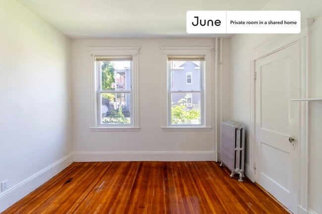 Room in Shared 5 bed/2 bath home in Boston, MA - Foto de edificio - Building Photo