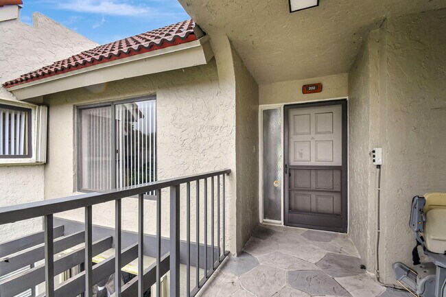 5519 Fairway Park Dr in Boynton Beach, FL - Foto de edificio - Building Photo