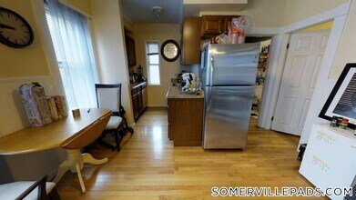 12-14 Hancock St., Unit 1 in Somerville, MA - Foto de edificio - Building Photo