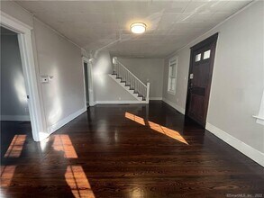 941 1st Ave in West Haven, CT - Building Photo - Building Photo