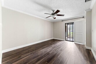 3757 Cocoplum Cir, Unit 3567 in Coconut Creek, FL - Foto de edificio - Building Photo