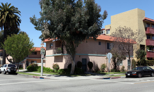 304 Temple Avenue in Long Beach, CA - Building Photo - Building Photo