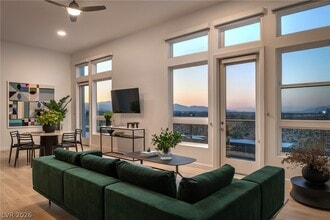 11055 S Las Vegas Blvd in Las Vegas, NV - Building Photo - Building Photo