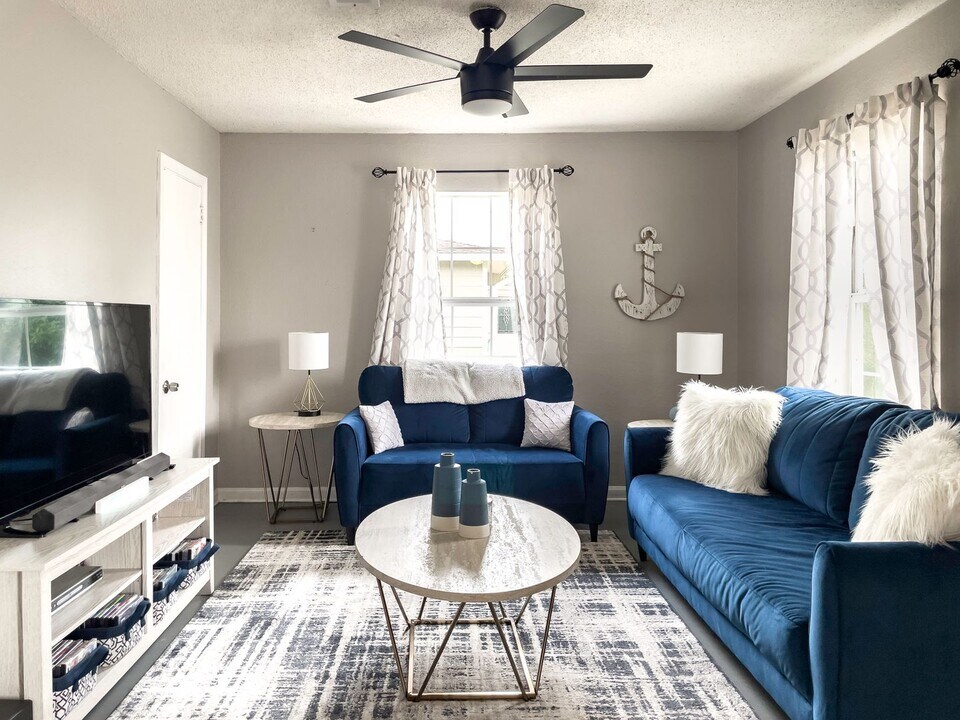 4908 Ravenswood Ave in Pensacola, FL - Building Photo